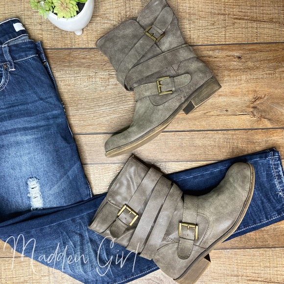 Shoes - Picture 3 of 5